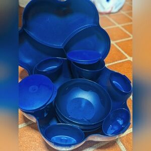 Tupperware Sapphire Blue Chip and Dip Container